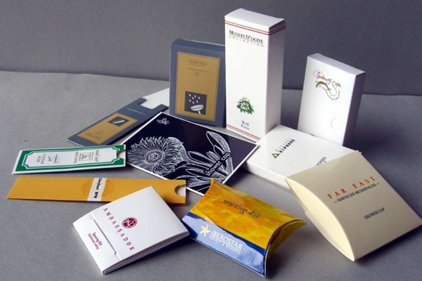 專?油墨光譜配?算法的?較與分析